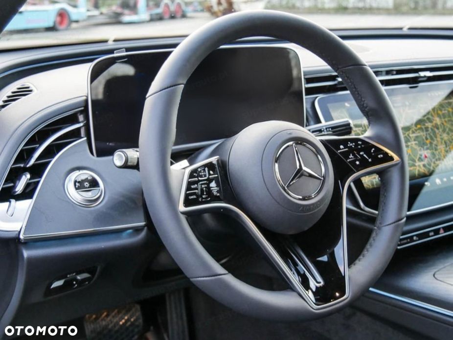 Mercedes-Benz Klasa E 220 d mHEV 4-Matic Exclusive 9G-Tronic - 6