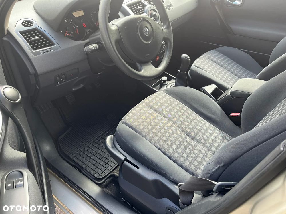 Renault Megane 1.4 16V Authentique - 5
