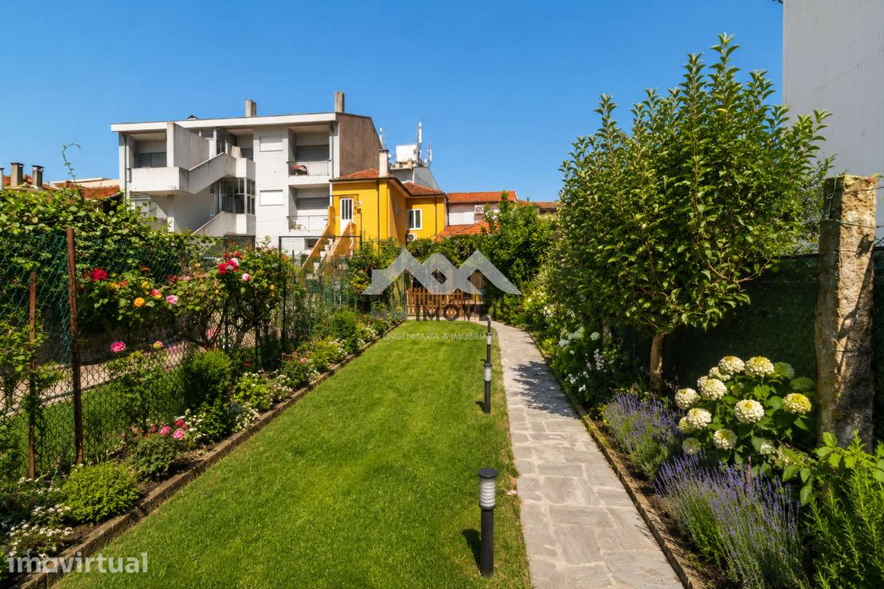 Moradia T2 | Renovada | Suite | Jardim | Excelente Exposição Solar - Grande imagem: 3/34