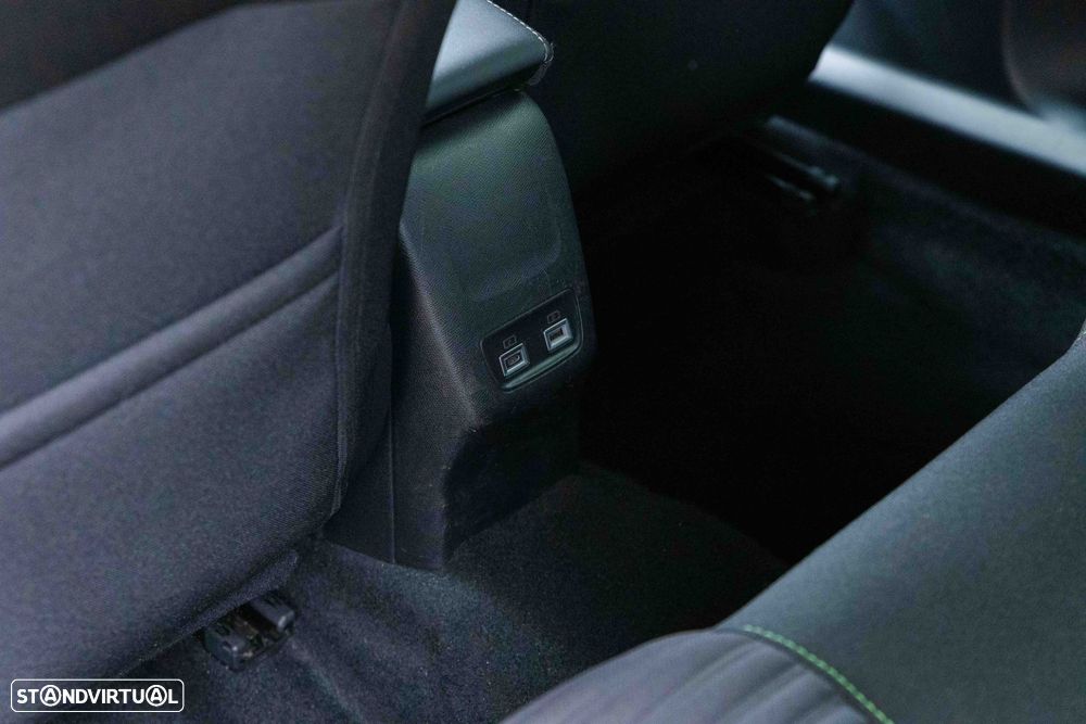 Peugeot e-2008 54 kWh Active - 19
