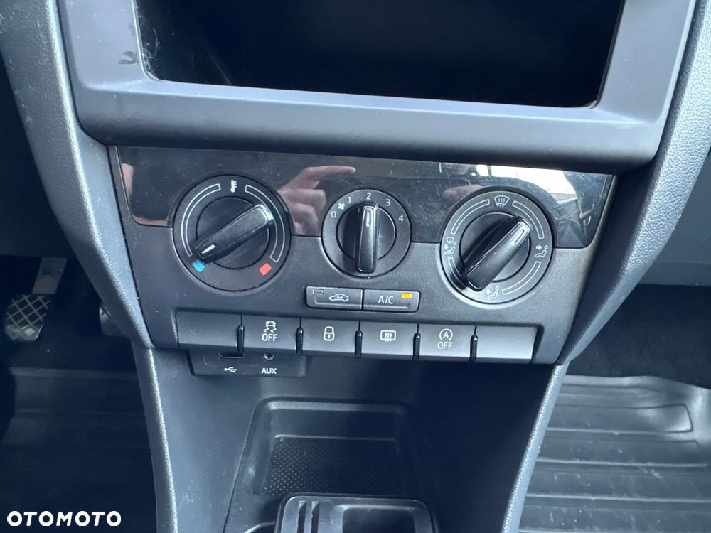 Skoda RAPID 1.0 TSI Ambition - 24