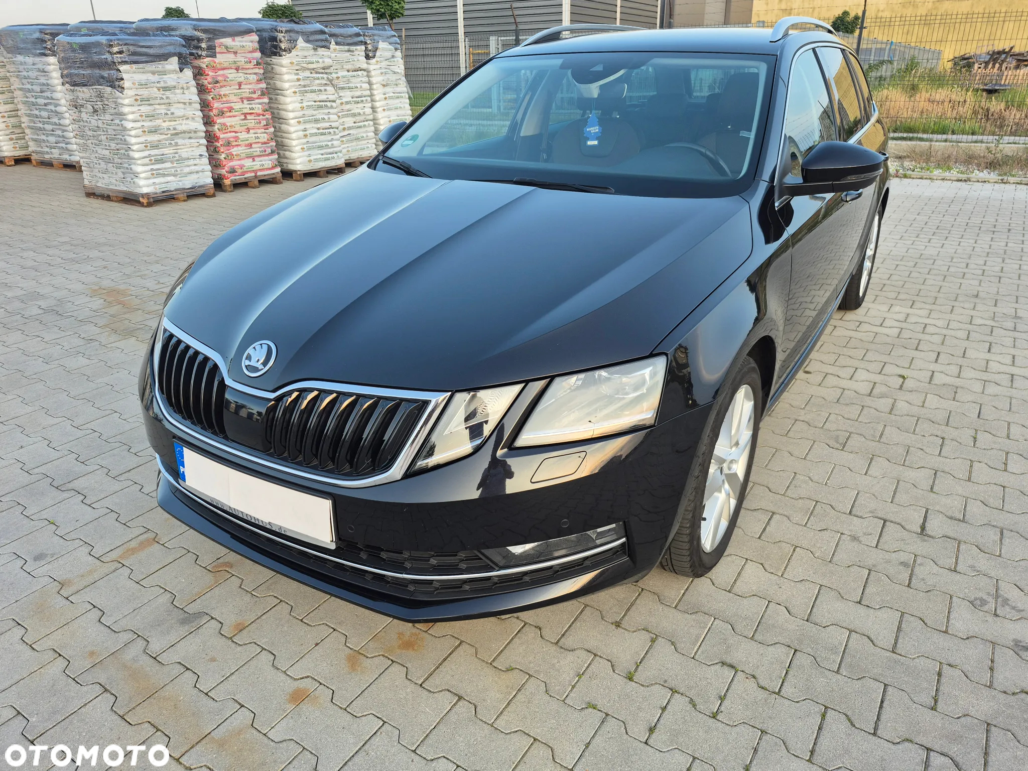 Skoda Octavia 2.0 TDI Elegance DSG - 2