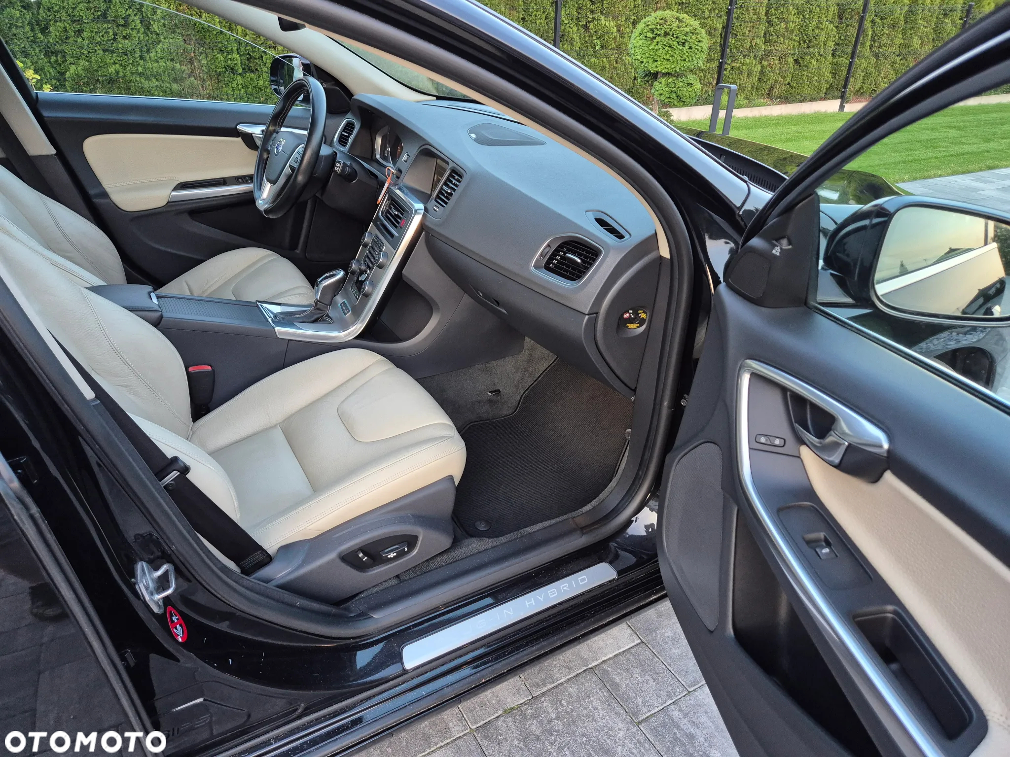 Volvo V60 D6 Plug-In-Hybrid AWD Geartronic Summum - 20