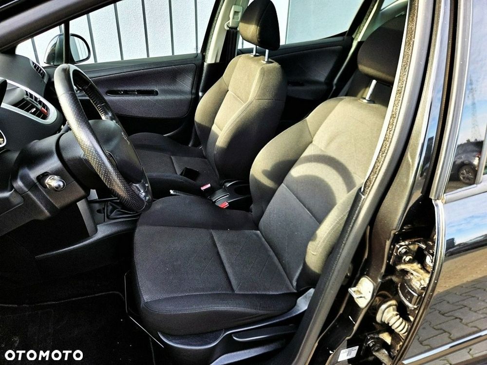 Peugeot 207 - 23
