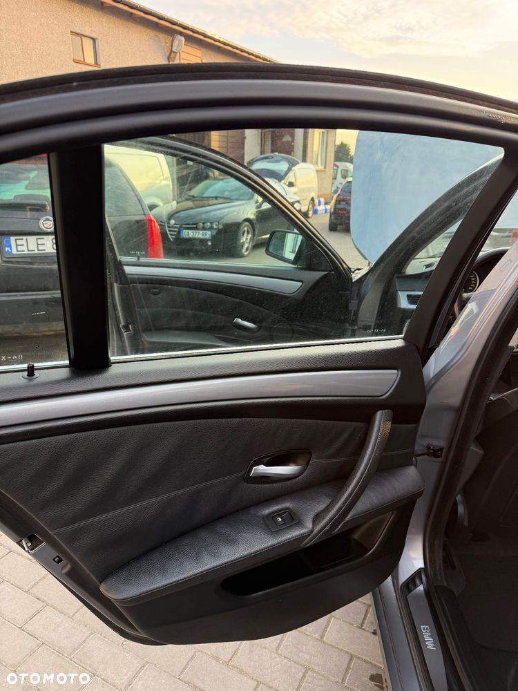 BMW Seria 5 530i - 16