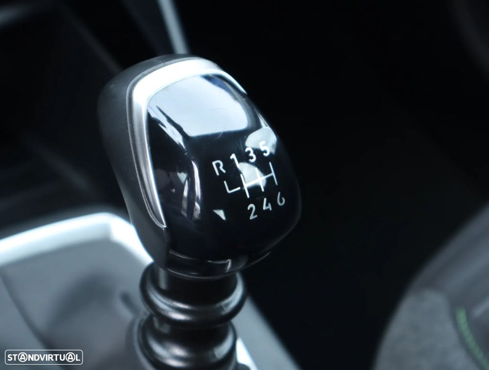 Peugeot 208 1.2 PureTech Active - 41