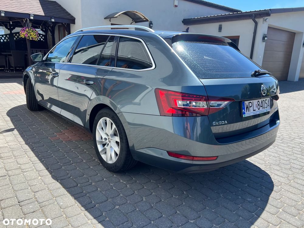Skoda Superb 2.0 TDI Ambition DSG7 - 4