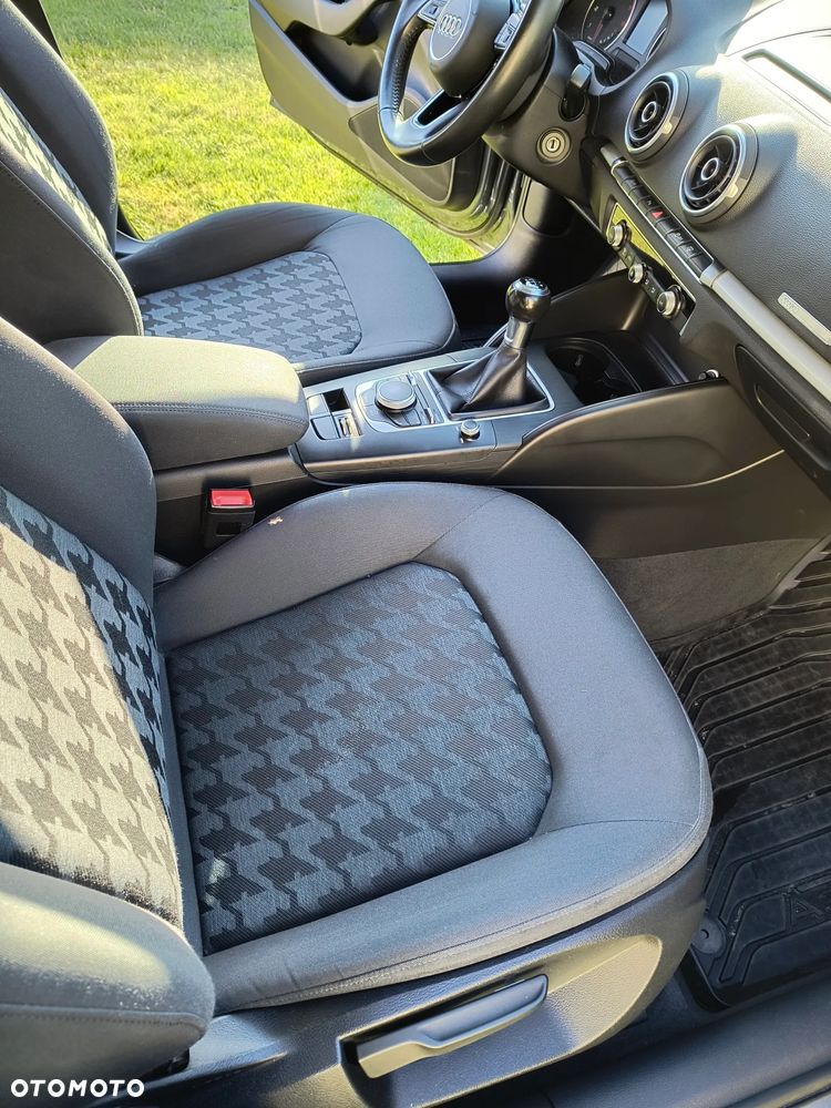 Audi A3 Sportback 1.2 TFSI S line Sportpaket - 11