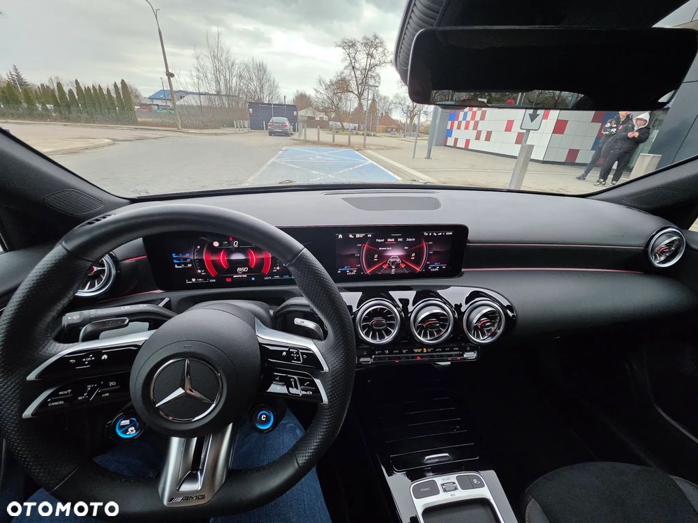 Mercedes-Benz Klasa A 35 AMG 4-Matic 7G-DCT - 9