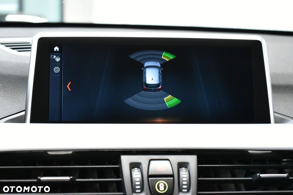 BMW X1 sDrive18i Advantage - 16