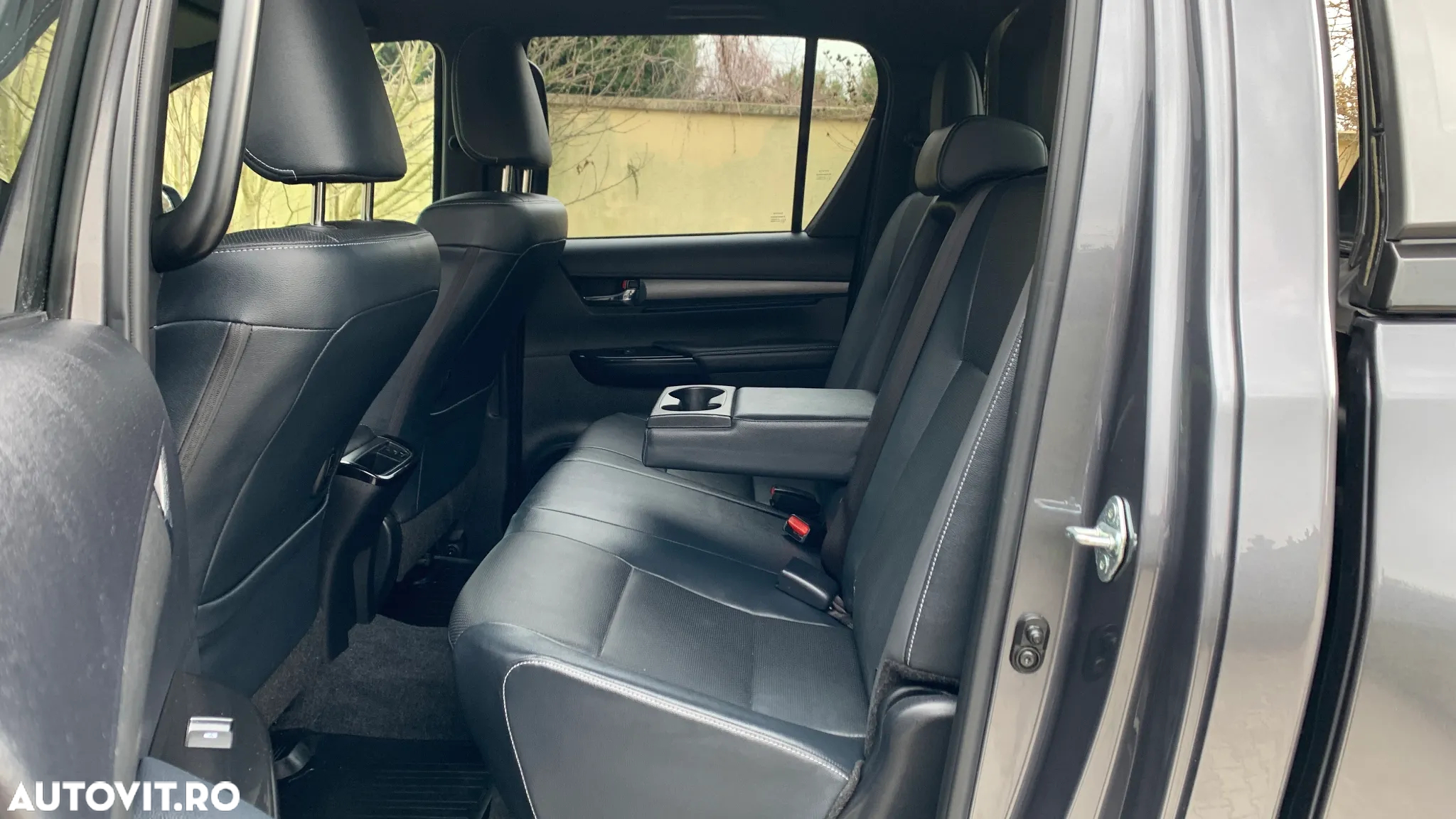 Toyota Hilux 2.8D 204CP 4x4 Double Cab AT Invincible Color Edition - 22