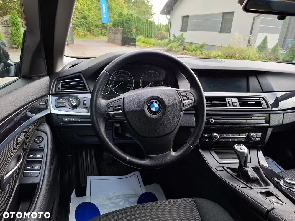 BMW Seria 5 520d Luxury Line - 15