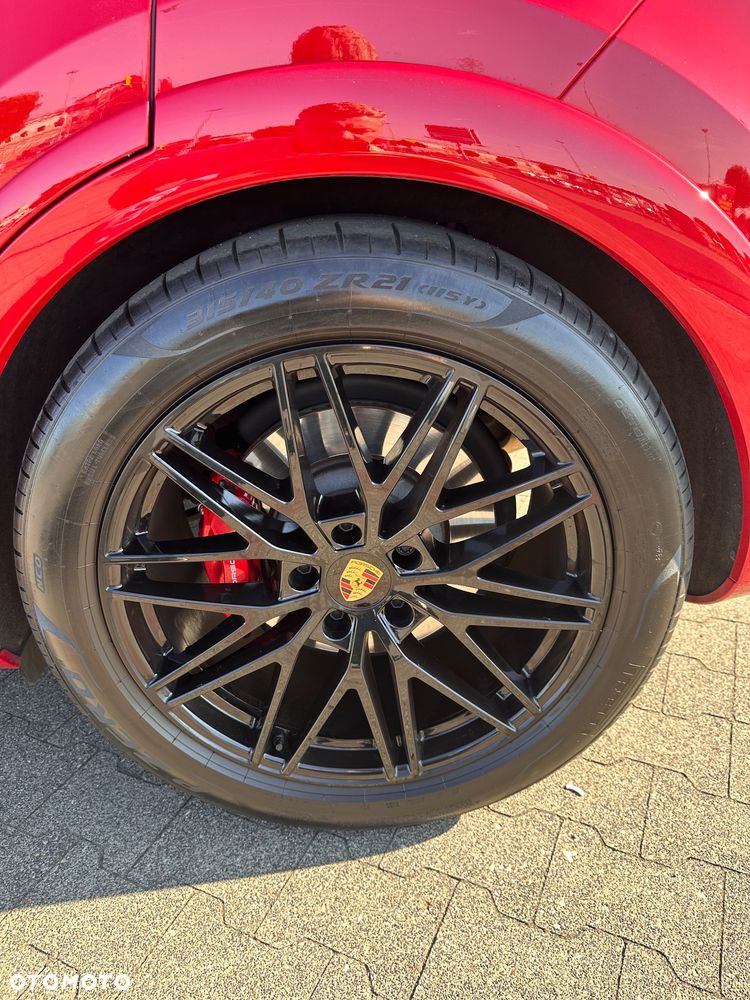 Porsche Cayenne GTS - 5
