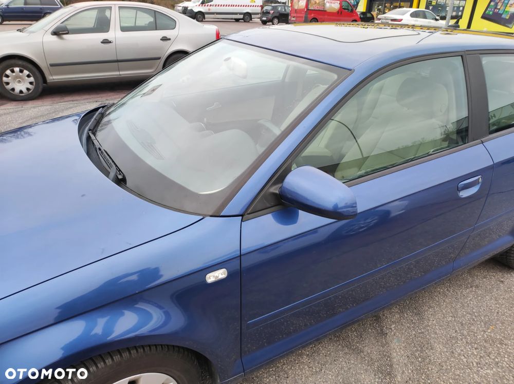 Audi A3 3-drzwiowe 1.6 Attraction - 12