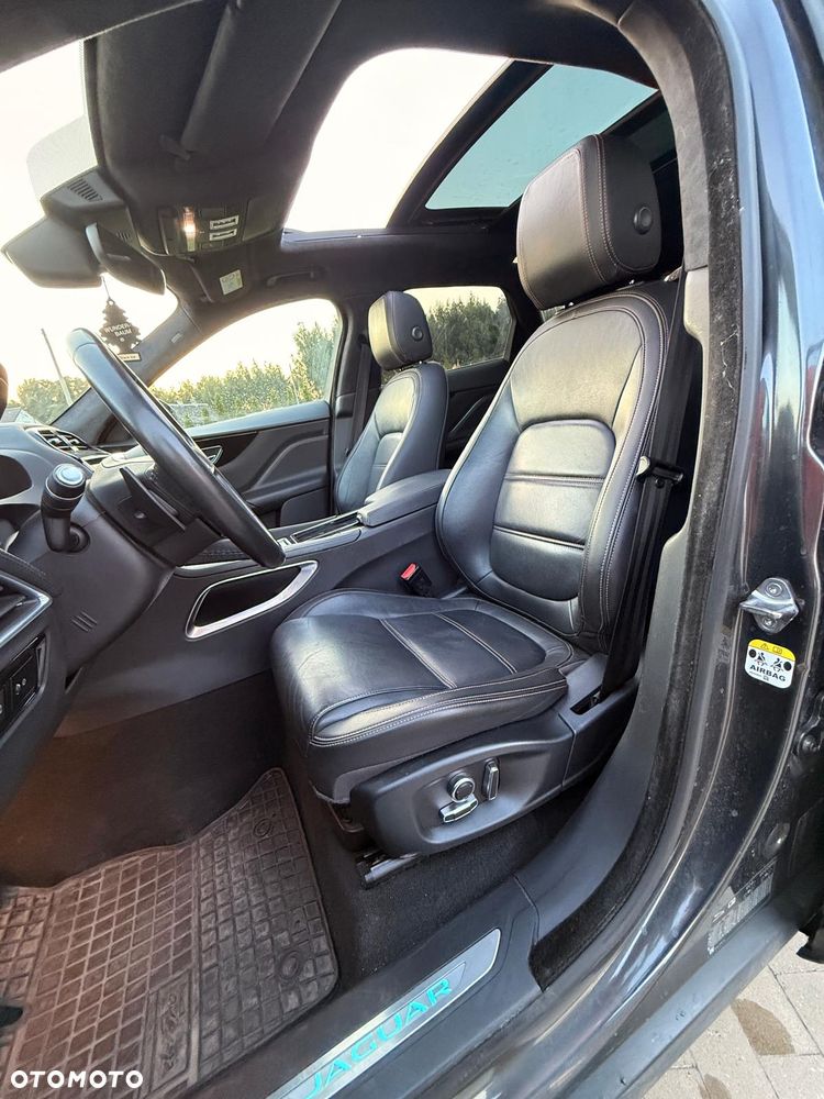 Jaguar F-Pace 20d Prestige - 11