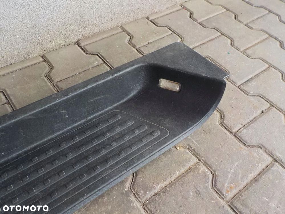 VW T5 PRÓG STOPIEŃ DRZWI ODSUWANYCH PRAWYCH - 2
