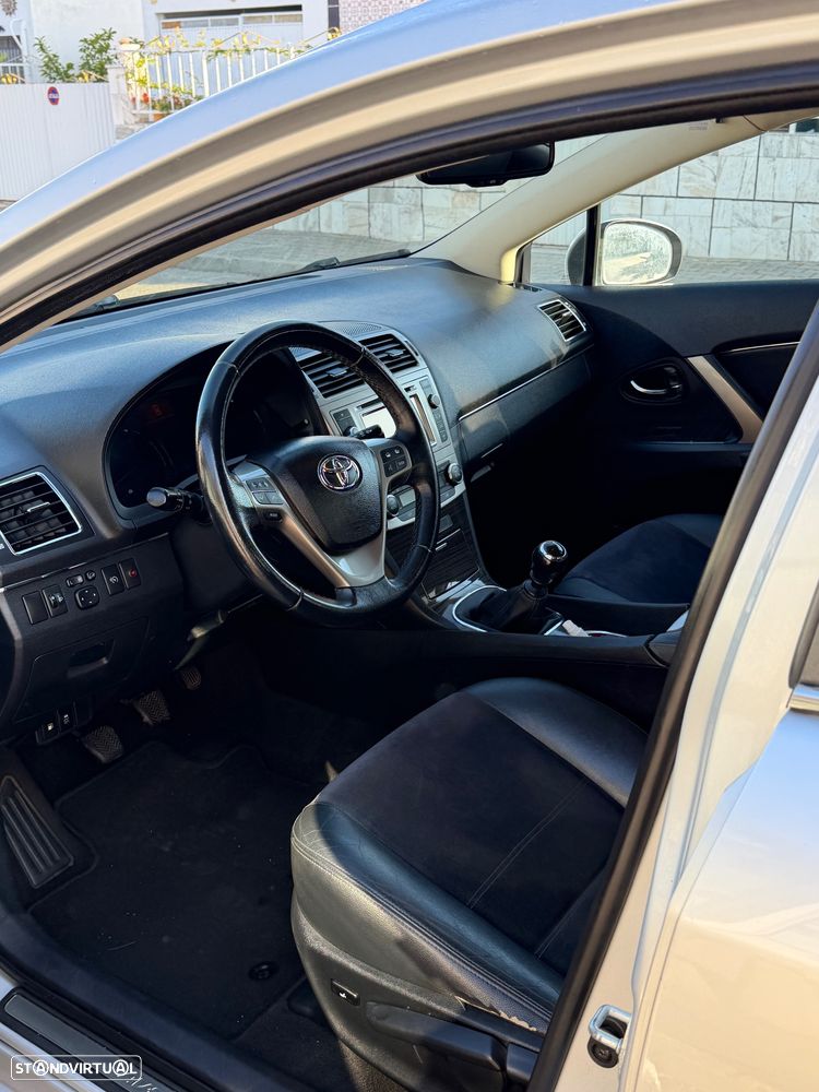 Toyota Avensis SW 2.0 D-4D Luxury+GPS - 16