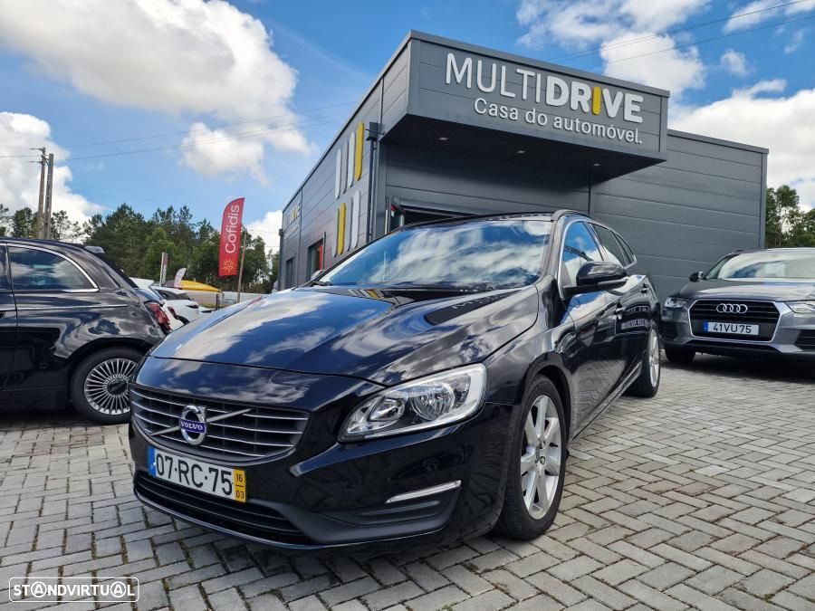 Volvo V60 2.0 D3 Kinetic - 1