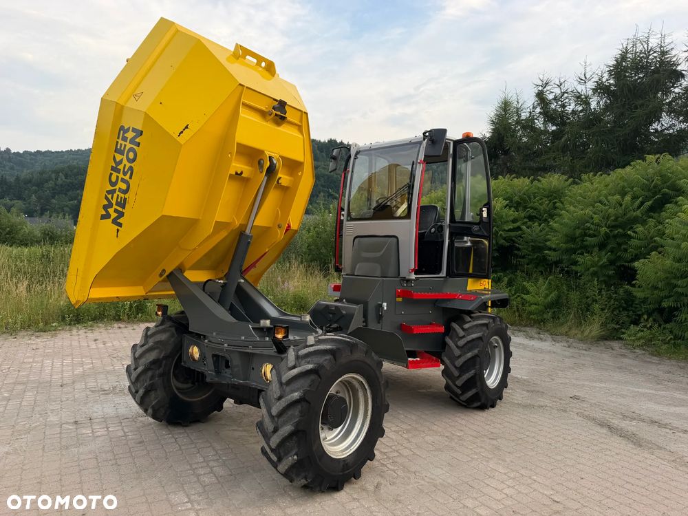 Wacker Neuson DW60 Wozidło Obrotowe 4x4. 6 ton ładowność z Pełną kabiną. OBROTOWA koleba 1350 mtg. 2021 rok. Jak nowe z salonu PERKINS turbo silnik. Pochodzi z Norweskiego Gospodarstwa Ziemniaczanego! Pełne sterowanie dżojstik REWERS HYDROSTATIC Ogrzewana Kabina Opony zero zużycia. Aktualna DEKRA. Kamery wysokiej jakośći! Zero luzów i wycieków. Szybka wolna jazda. Wielka Okazja. Ośswietlenie Rozbudowane. Hak kulka - 1