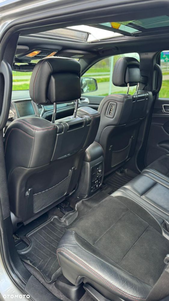 Jeep Grand Cherokee - 8