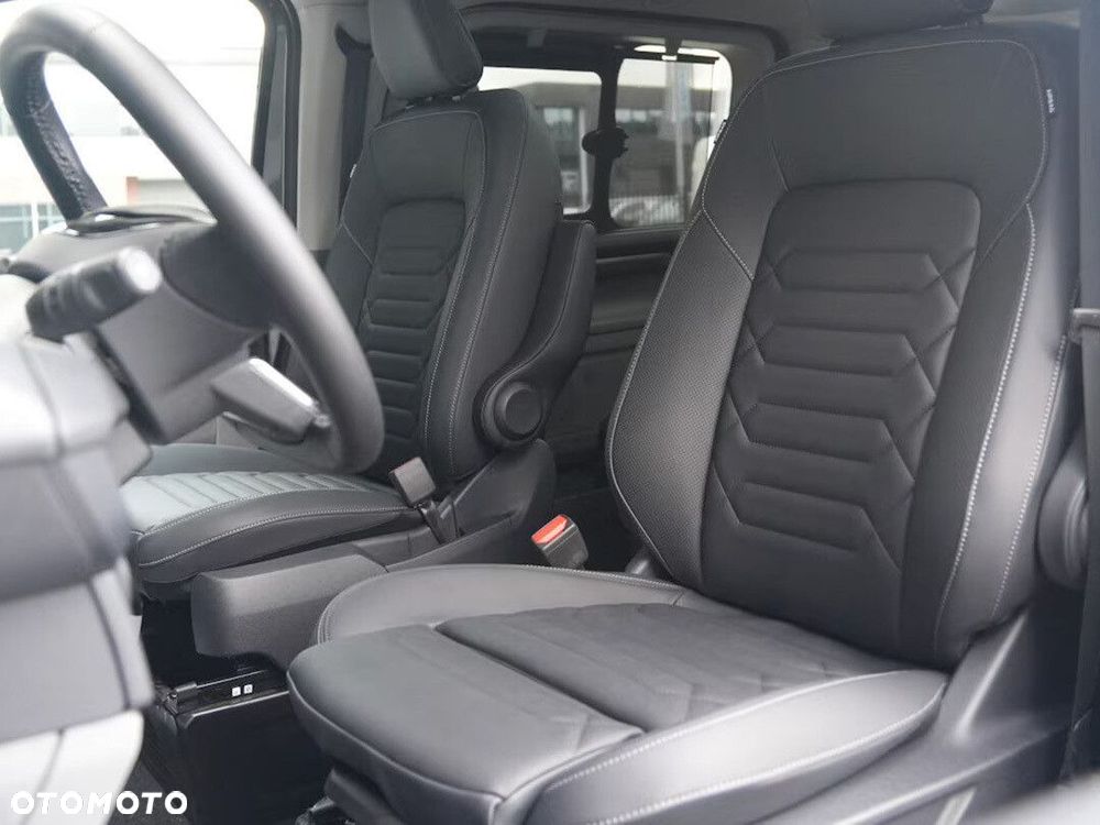 Ford Tourneo Custom - 11