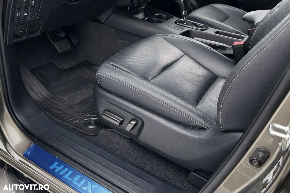 Toyota Hilux 2.8D 204CP 4x4 Double Cab AT Invincible Color Edition - 24