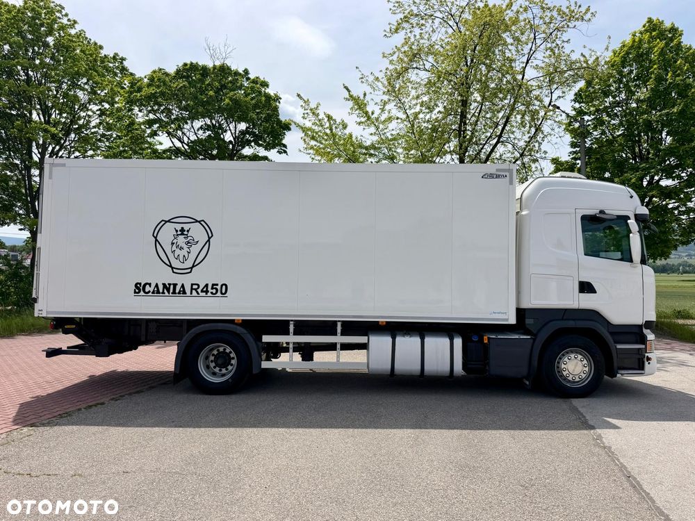 Scania SCANIA R450 / IZOTERMA / KONTENER / DO ŻYWCA / SILNIK 6 CYLINDROWY / 13 LITROWY  / KLIMA POSTOJOWA / WINDA / SPROWADZONY / SYPIALKA / AUTOMAT / 18 PALET / E6 / STAN BARDZO DOBRY - 6