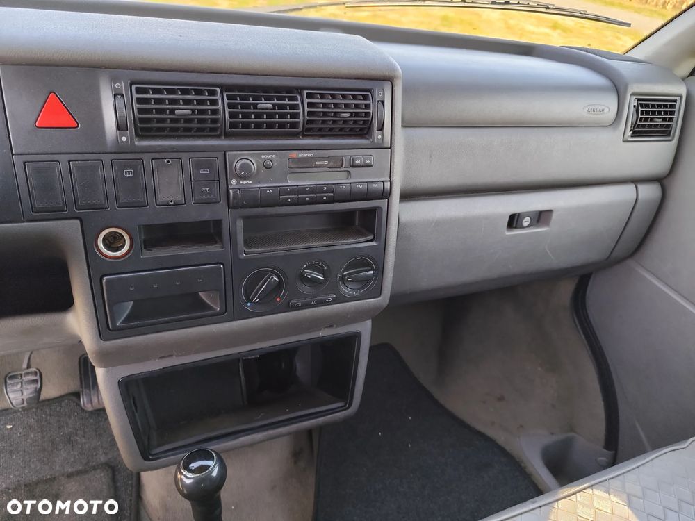 Volkswagen Transporter - 11