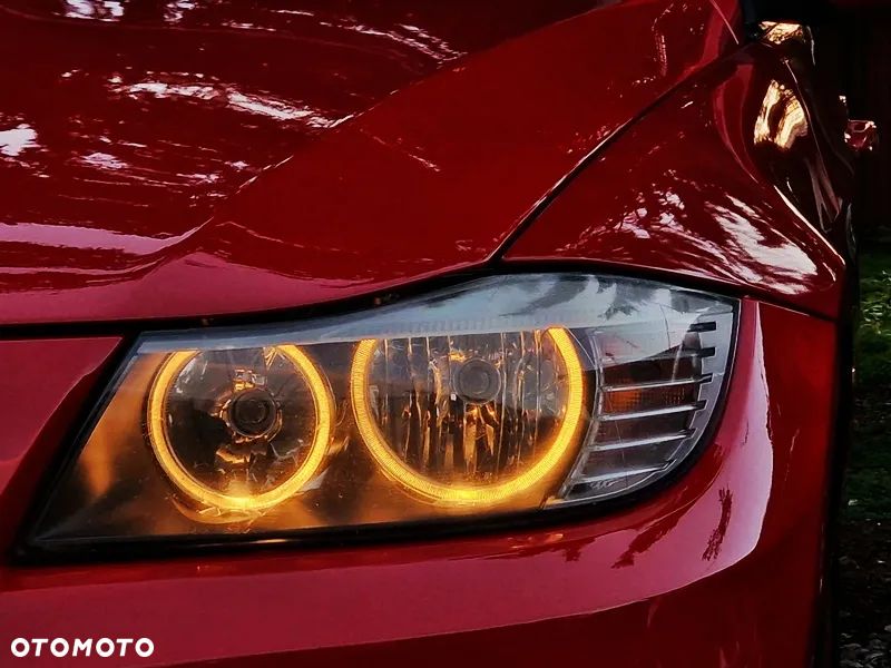 BMW Seria 3 320i Touring - 12