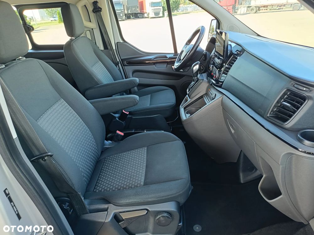 Ford Tourneo Custom - 15