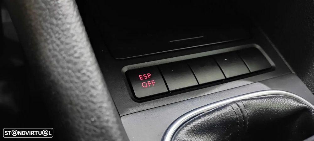 VW Golf 1.6 TDi Confortline - 32