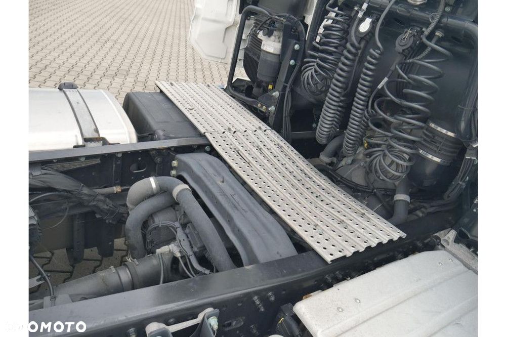 MAN Vehicle Tractor 4x2 Standard - 7