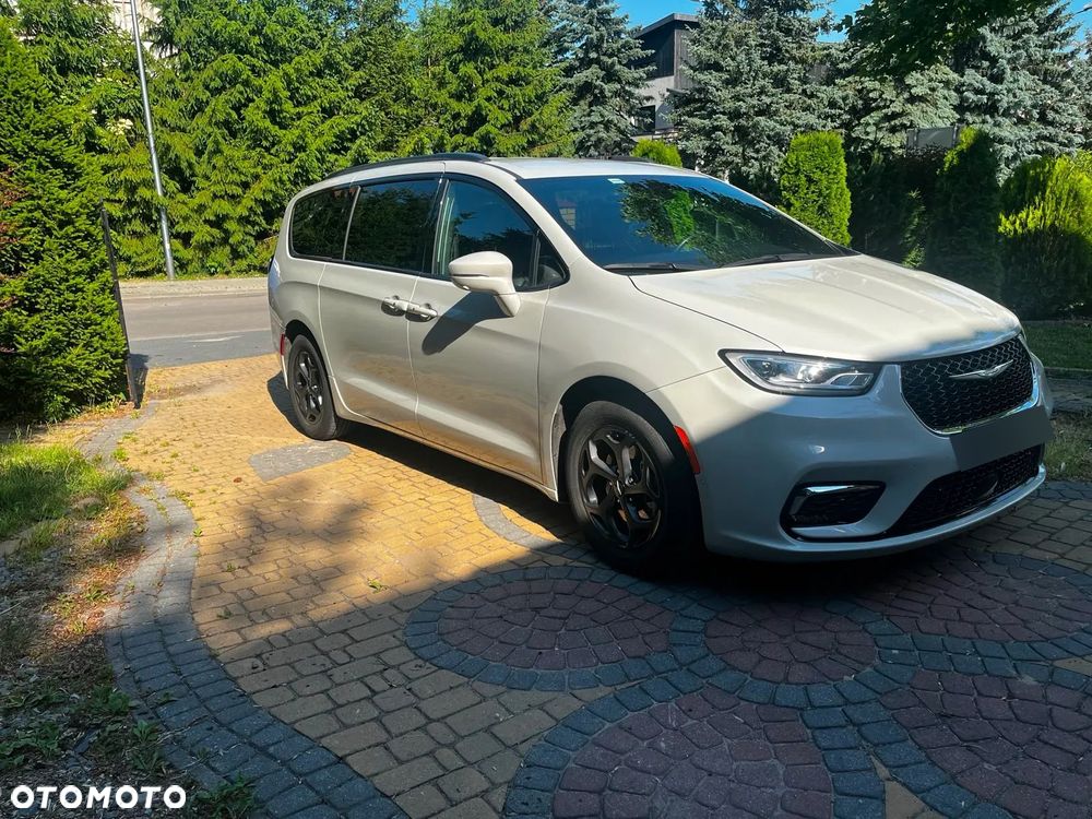 Chrysler Pacifica - 4