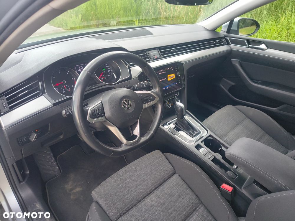 Volkswagen Passat 2.0 TDI SCR DSG Comfortline - 6