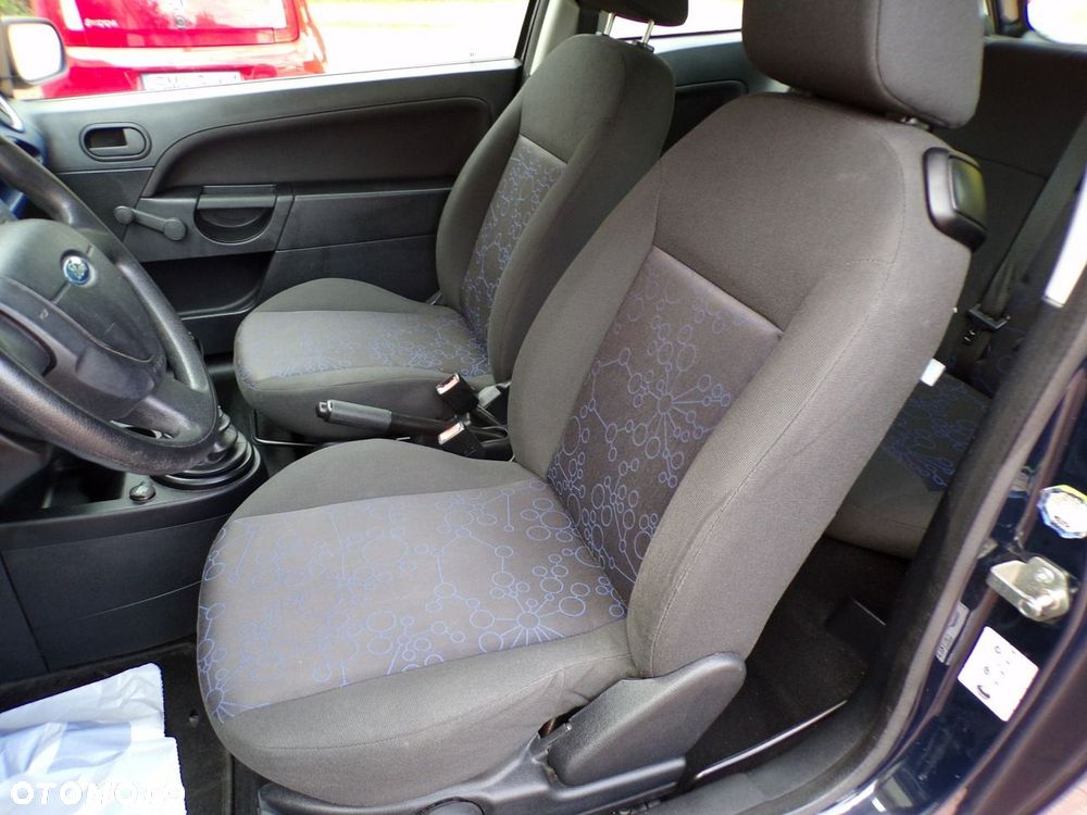 Ford Fiesta - 19