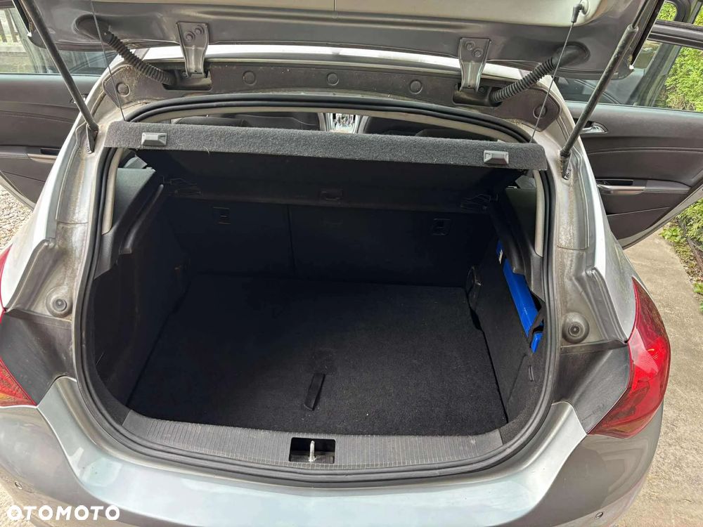 Opel Astra IV 1.7 CDTI Cosmo - 17