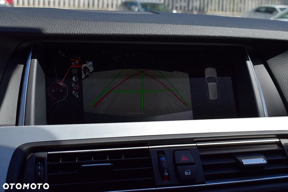 BMW Seria 5 520d xDrive Sport Line - 14