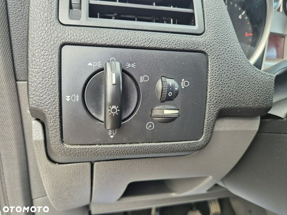 Ford Kuga - 25
