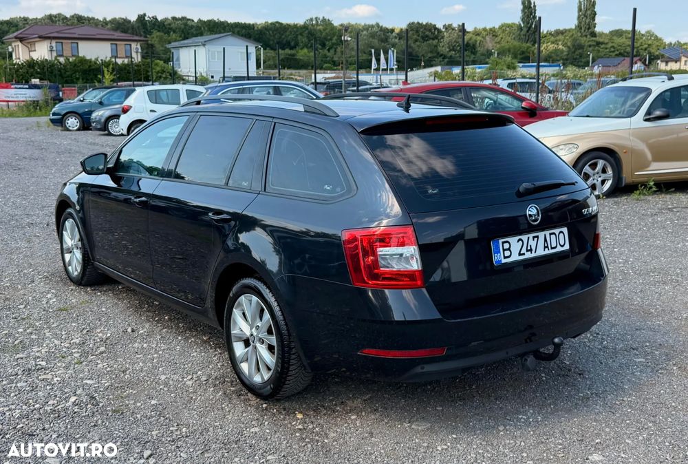 Skoda Octavia 1.6 TDI DSG Ambition - 4