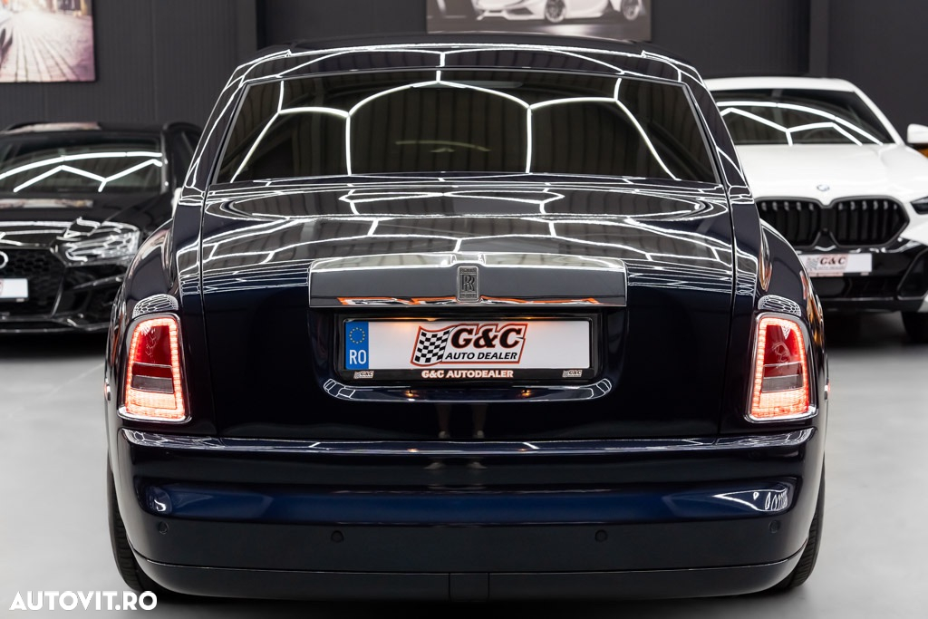 Rolls-Royce Phantom Standard - 22