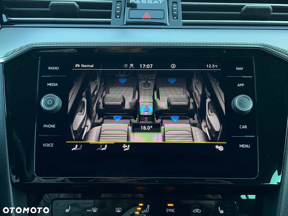 Volkswagen Passat - 20