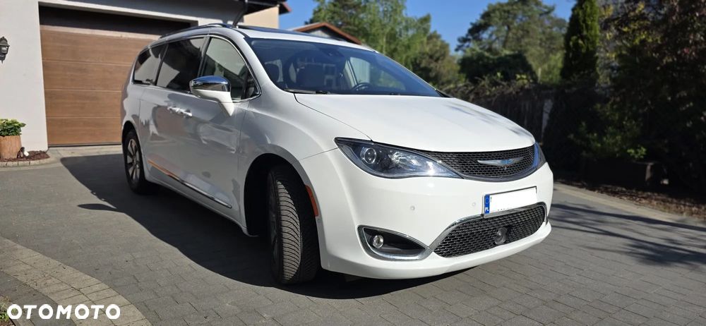 Chrysler Pacifica - 2