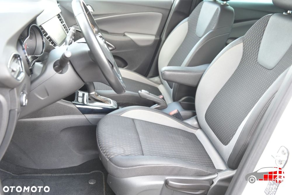Opel Crossland X - 17