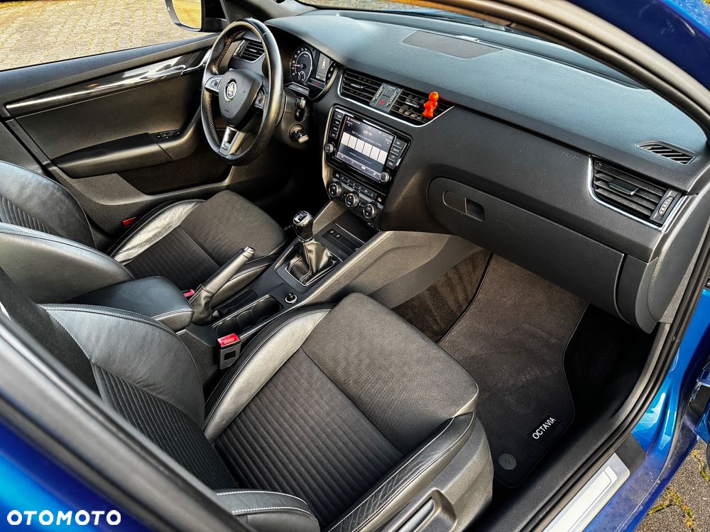 Skoda Octavia 2.0 TDI RS - 17