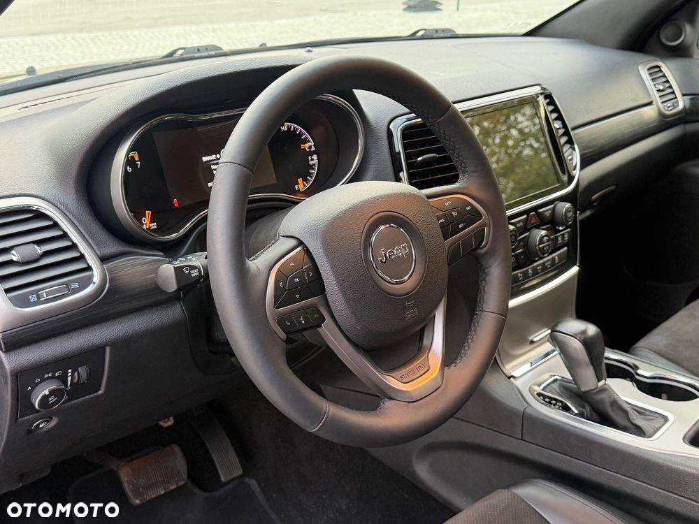 Jeep Grand Cherokee - 17