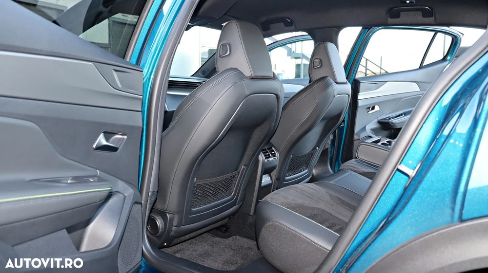 Peugeot 408 PureTech 130 EAT8 GT - 13