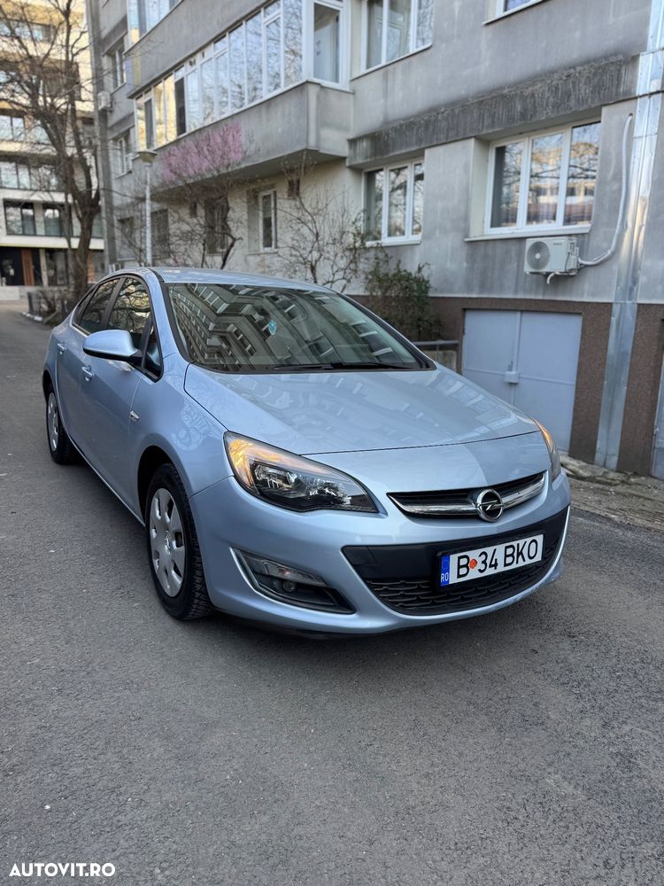 Opel Astra 1.4 ECOTEC Essentia - 2