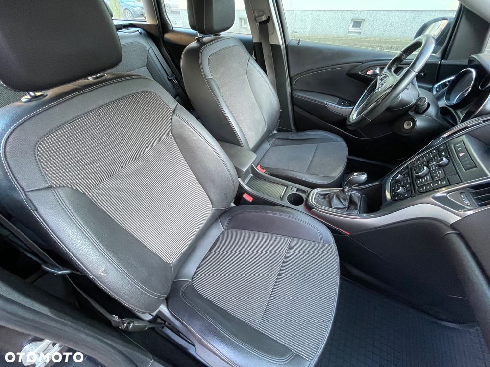 Opel Astra 1.7 CDTI Cosmo - 25