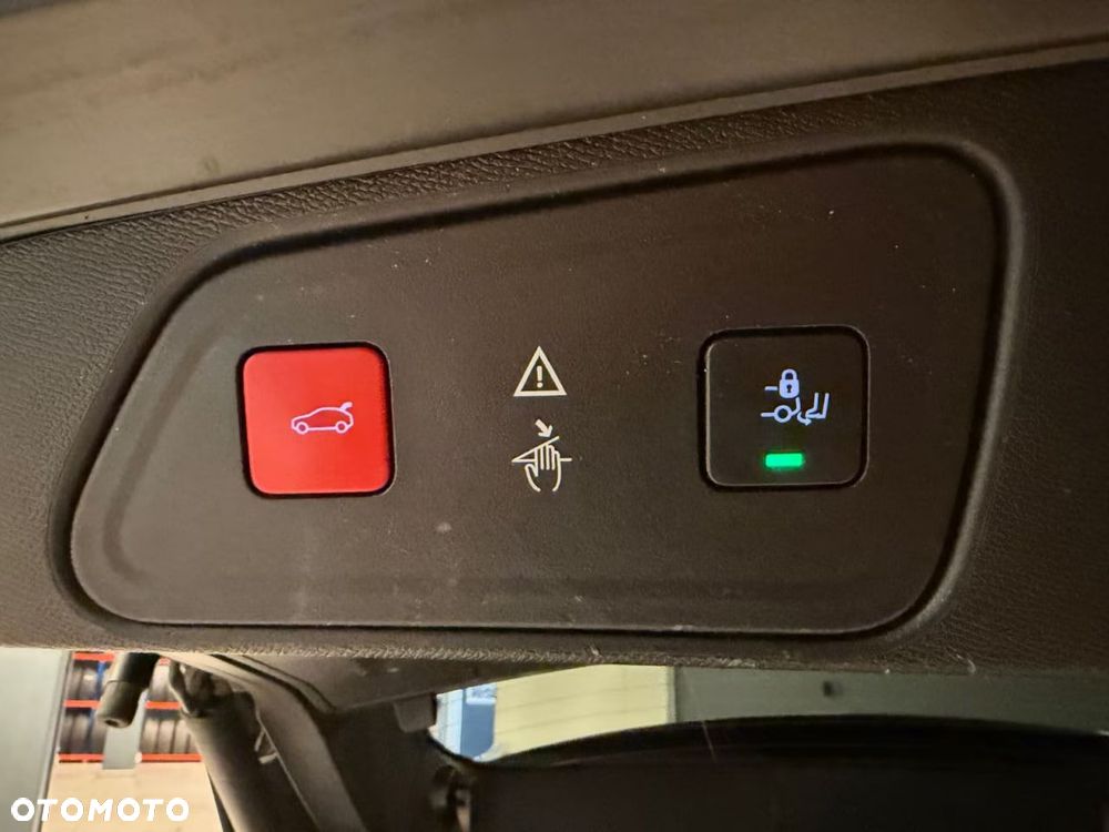 Peugeot 3008 1.6 PureTech Hybrid4 PHEV Allure S&S EAT8 - 23