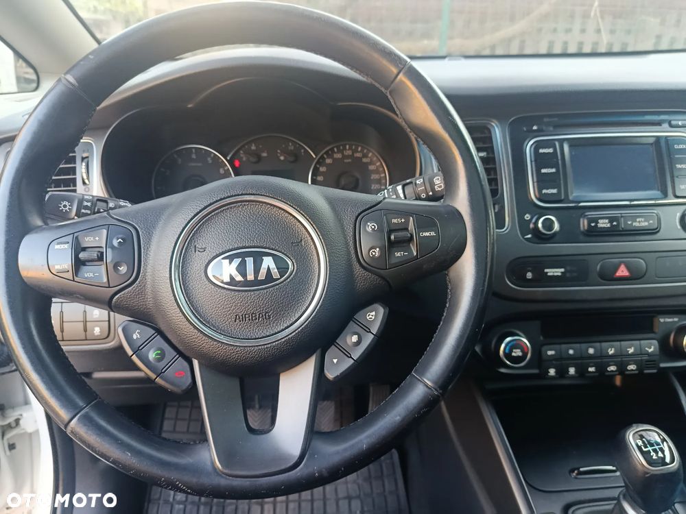 Kia Carens - 6